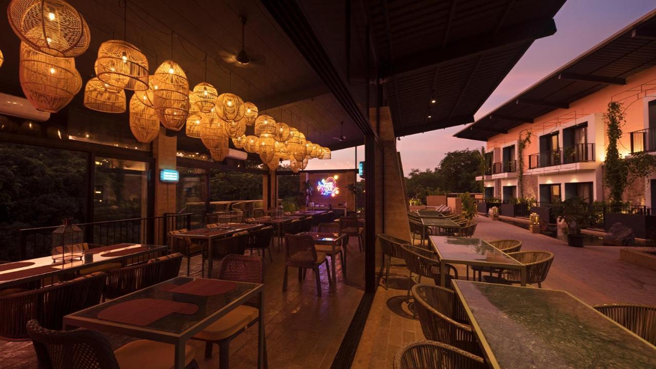 East India House Hotel Gorai Exterior foto
